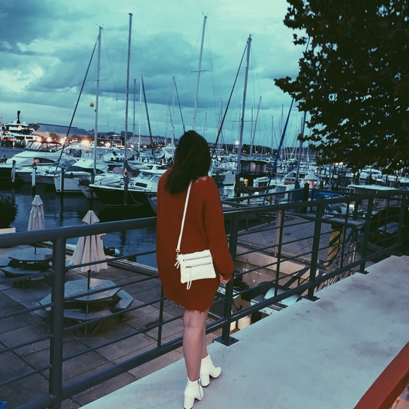 Meet your Posher, Ilana - Picture 1 of 2